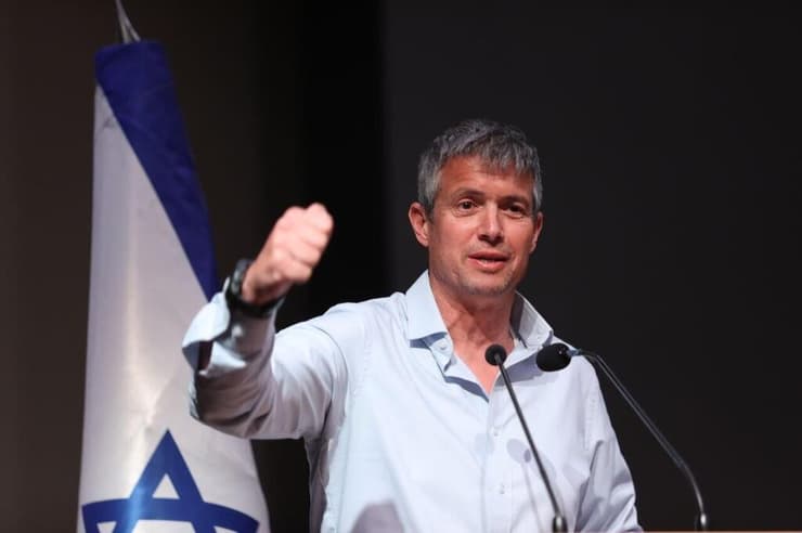 יועז הנדל (צילום: אלכס קולומויסקי ) יועז הנדל באירוע השקה לספר "כן אדוני הנשיא"
