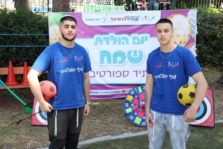 "אנחנו קרובים בגיל לילדים, אז יותר קל להם להתחבר אלינו" (עסקים קטנים) עסקים קטנים