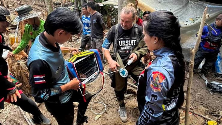 צילום: Metta Tham Kalasin Rescue/Handout via REUTERS מאמצי החילוץ ממנהרה בלאוס