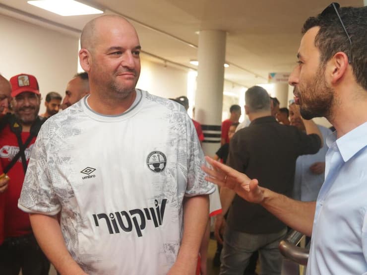 יאיר הורן בקבלת הפנים של הפועל באר-שבע אצל ראש העיר רוביק דנילוביץ'