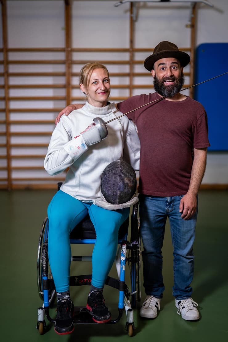 "מבחינתי זה לא ליווי - זו עזרה לאלופה שלי". קלמן עם בן זוגה, אלירן הרוני (צילום: שלו שלום) לינור קלמן