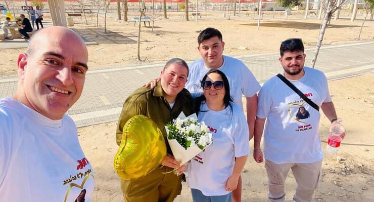 רותם ינאי עם המשפחה