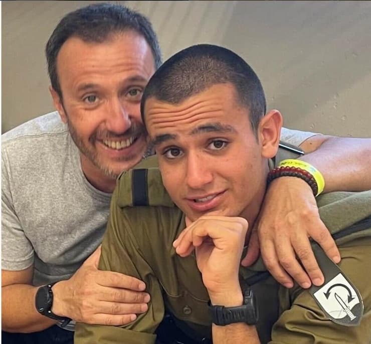 ריף הרוש ז"ל ואביו אבי (צילום: באדיבות המשפחה) ריף הרוש ז״ל ואביו אבי