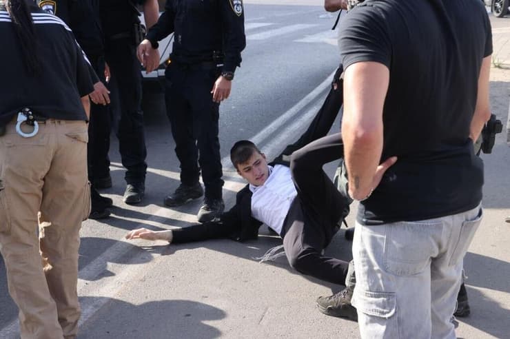 צילום: מוטי קמחי הפגנת חרדים בבני ברק