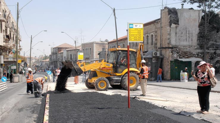 קבוצות קיצוניות משבשות. עבודות הרכבת הקלה