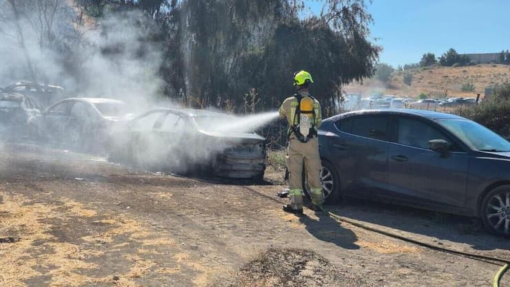 צילום: דוברות כבאות והצלה שריפה בשטח פתוח סמוך לבית שאן
