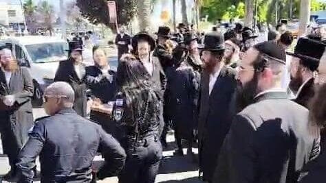 ההפגנה בקריית גת (צילום: סעיף 27א לפי חוק זכויות יוצרים) הפגנת חרדים בקריית גת