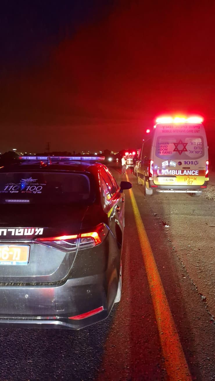 זירת התאונה בכביש 44 סמוך לצומת בית דגן