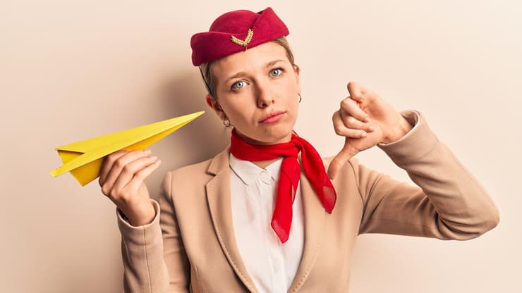 "פשוט תשתמשו במילים" (צילום: Krakenimages.com / shutterstock) דיילת