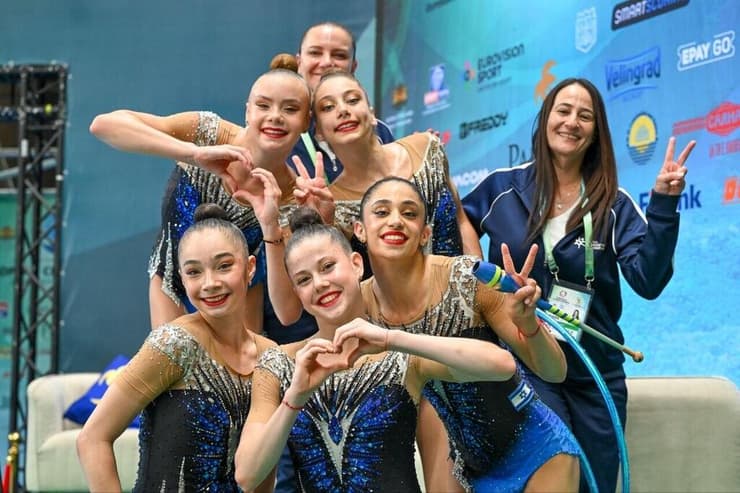נבחרת ישראל בהתעמלות אמנותית בוורנה בולגריה (התמונה באדיבות איגוד ההתעמלות בישראל, צילום : Filippo Tomasi) נבחרת ישראל בהתעמלות אמנותית בוורנה בולגריה