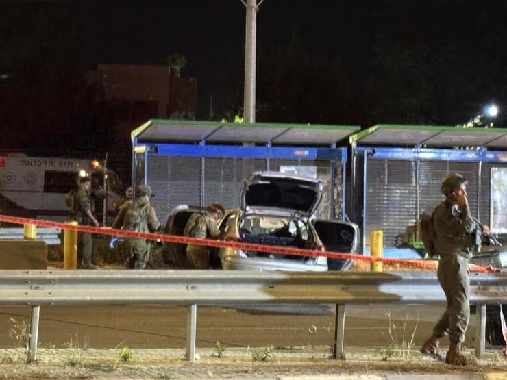 זירת הפיגוע בצומת הגוש (צילום: גיל יוחנן) זירת הפיגוע בצומת הגוש