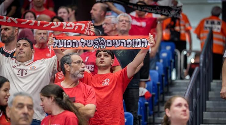 אוהדי הפועל תל אביב (רועי כפיר) אוהדי הפועל תל אביב