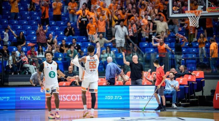 די ג'יי ברנס חוגג (רועי כפיר) די ג'יי ברנס חוגג