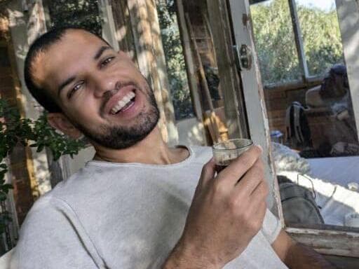 "המחיר הנורא שאנחנו משלמים כדי לחיות בשלום בארצנו". לזכר סרן ד"ר אורי יוסף סילבסטר ז"ל (צילום: דובר צה"ל) סרן ד"ר אורי יוסף סילבסטר ז"ל