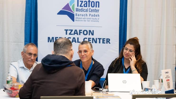 בתי חולים מהצפון ועד הדרום הגיעו לכנס כדי לגייס רופאים ואנשי מקצועות בריאות לקראת עלייתם לישראל (צילום: ניר אריאלי) Medex