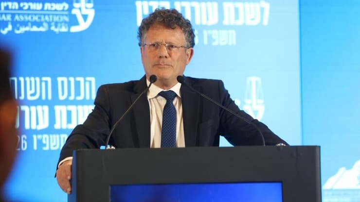 "השר לוין בוחר להחזיק את המקל משני קצותיו", עמית (צילום: לשכת עורכי הדין ) נשיא בית המשפט העליון, השופט יצחק עמית בכנס לשכת עורכי הדין באילת