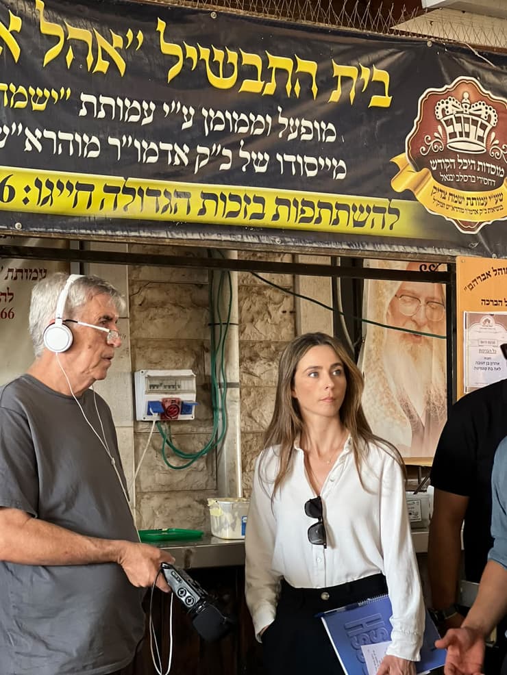 ח"כ מירב כהן ביבנאל מירב במתחם בית הכנסת של הקהילה ״בית הכנסת היכל הקודש״