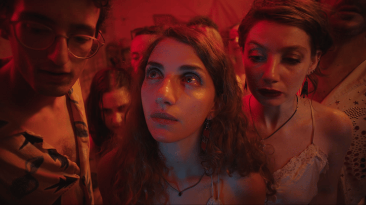 מתוך "מתי ייפתחו השמיים" (צילום: דניאל נחום) מתוך "מתי ייפתחו השמיים"