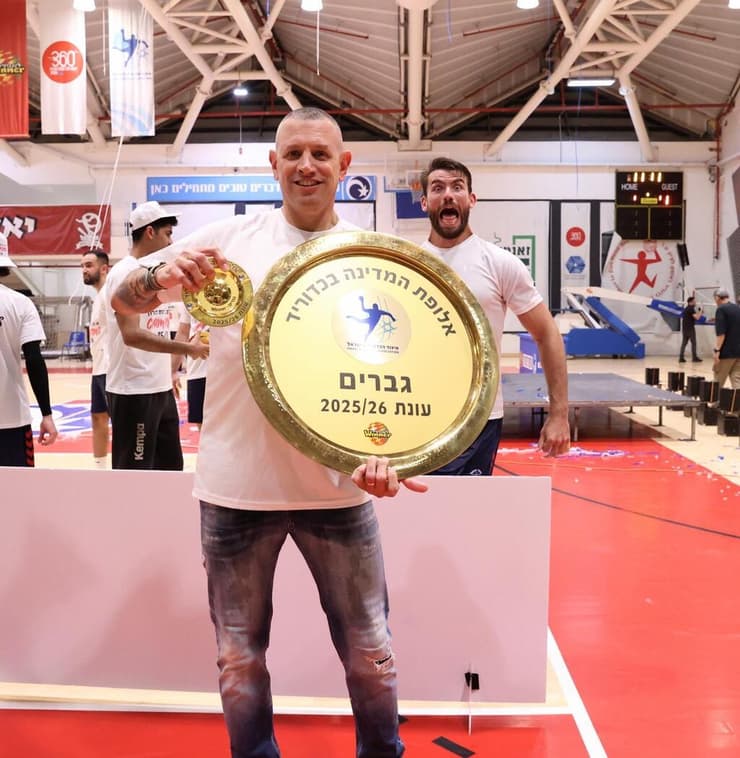 עידן מימון רמה"ש וצלחת אליפות הכדוריד