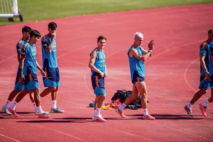 ציפיות גדולות. נבחרת ספרד באימון (צילום: Getty Images/ Luciano Lima) נבחרת ספרד באימון