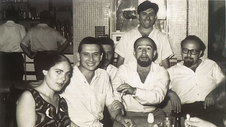 גבריאל מוקד עם נתן זך, אהרן אלמוג, בלה אוכמני, מקסים גילן ושלמה שבא
