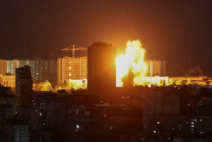 צילום: REUTERS/Gleb Garanich מתקפה של רוסיה על קייב אוקראינה