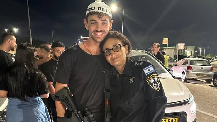 ד"ר ולרי שושן עם בנה אליסף ז"ל ולרי שושן עם בנה אליסף