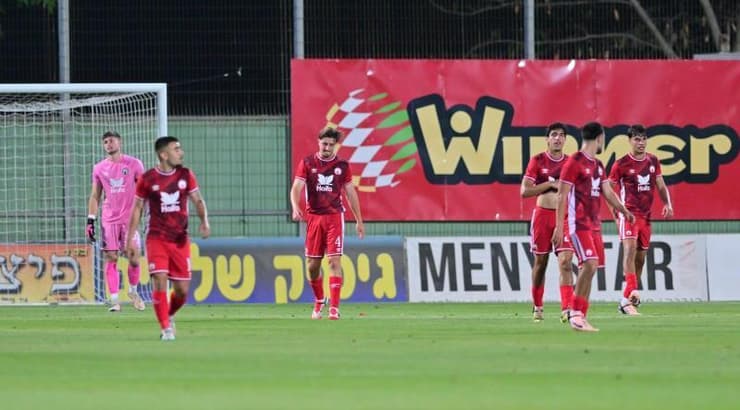 שחקני הנוער של הפועל באר שבע מאוכזבים (חגי מיכאלי) שחקני הנוער של הפועל באר שבע מאוכזבים