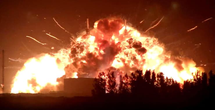 פיצוץ המשגר ביום שישי (צילום: NASASPACEFLIGHT.COM / AFP) פיצוץ המשגר ביום שישי