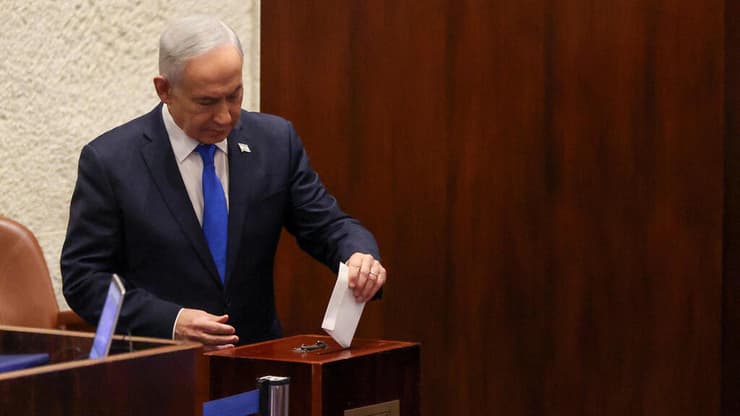 נתניהו. לקוח ותיק של ראבילו - שעובד במשרד בן דודו (צילום: REUTERS/Ronen Zvulun) בחירת מבקר המדינה במליאה