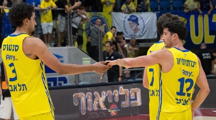 ג'ון די ברתולומאו ומרסיו סנטוס