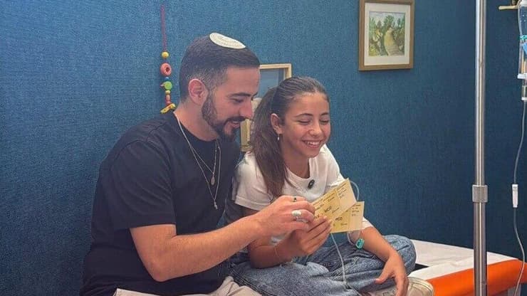איילה אוחנה עם אביה חננאל