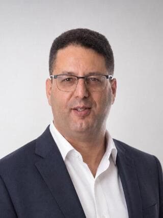 פרופ' צבי וקנין