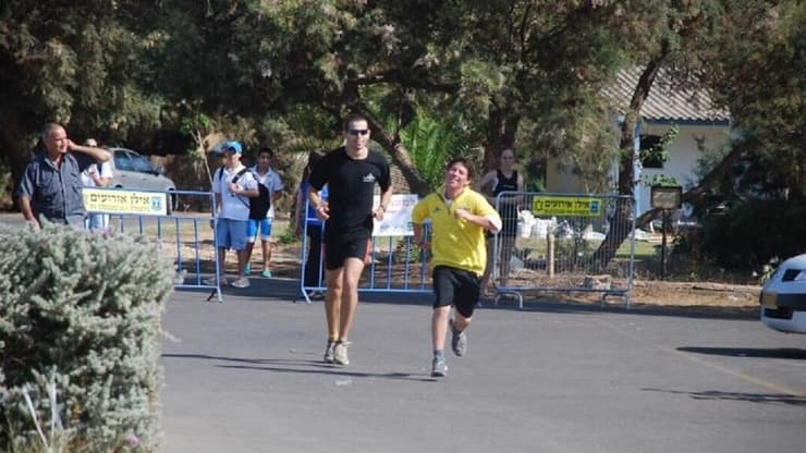 "לקח לי שנתיים להתנדב ליחידה שרציתי". דניאל בטריאתלון (צילום: באדיבות דניאל סטארק בריליאנט) דניאל סטארק בריליאנט בטריאתלון