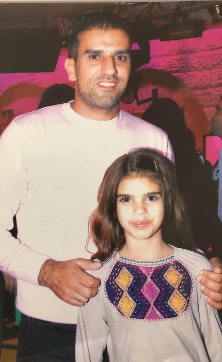 אלון מזרחי ובת סאן כילדה קטנה
