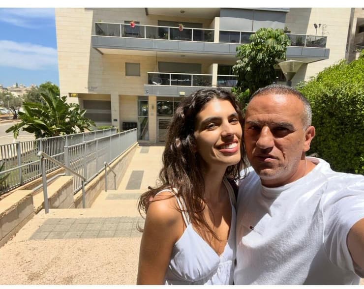 אלון מזרחי ובת סאן כילדה קטנה