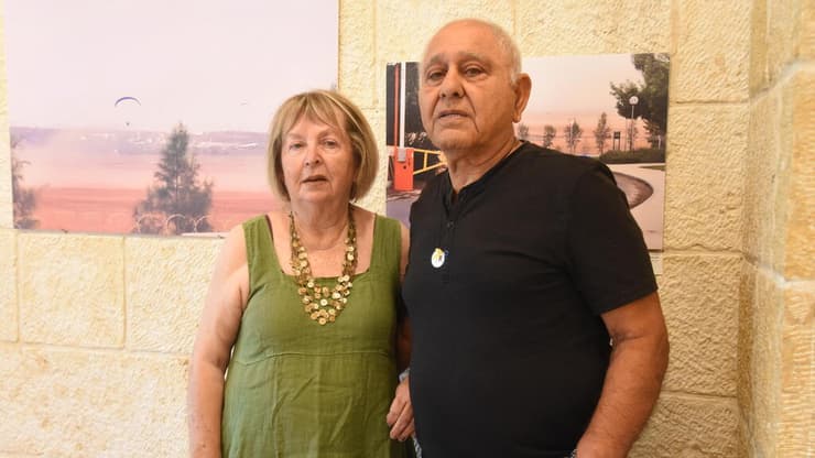 כרמל וליזה עידן בתערוכה "יופי מאיים" לזכר בנם, רועי עידן ז"ל