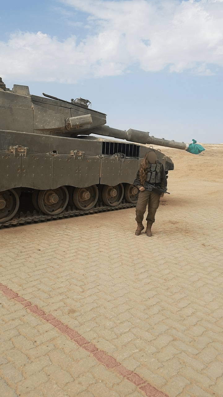 לוחמות מילואים בהנדסה