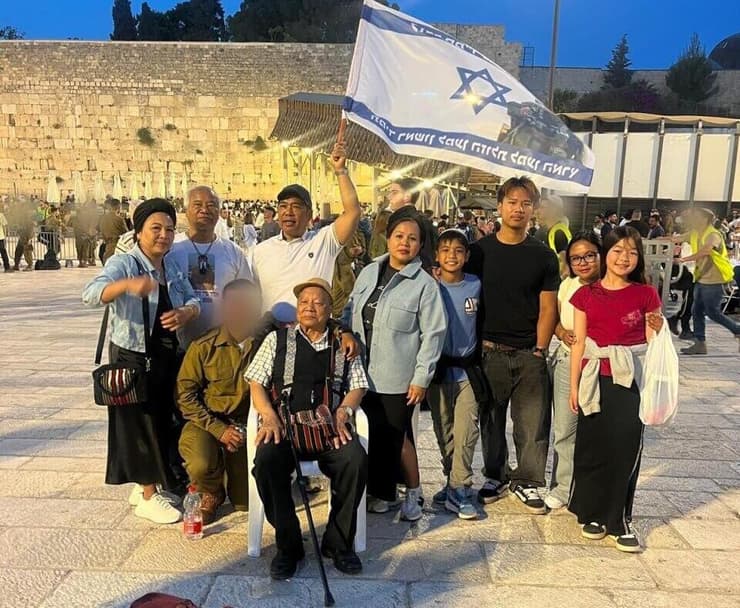"ההורים שלי מאושרים וגאים בי שאני בחטיבת 'כפיר'". טוראי ע' עם משפחתו בטקס ההשבעה    