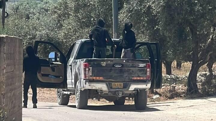רעולי פנים הגיעו בטנדרים לחווארה והתעמתו עם תושבי הכפר
