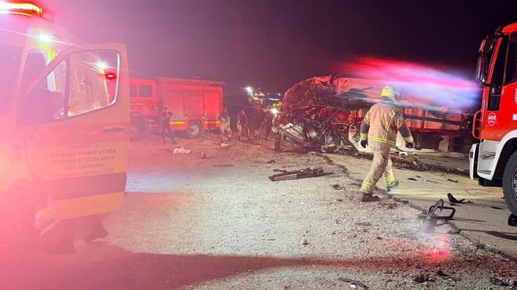 הרוגה ופצוע בתאונת דרכים בין משאית וכלי רכב סמוך לצומת הערבה