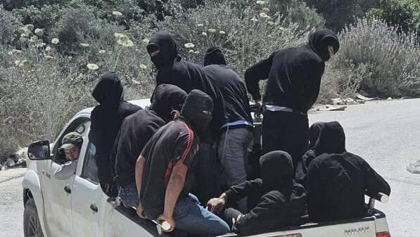 רעולי פנים הגיעו בטנדרים לחווארה והתעמתו עם תושבי הכפר