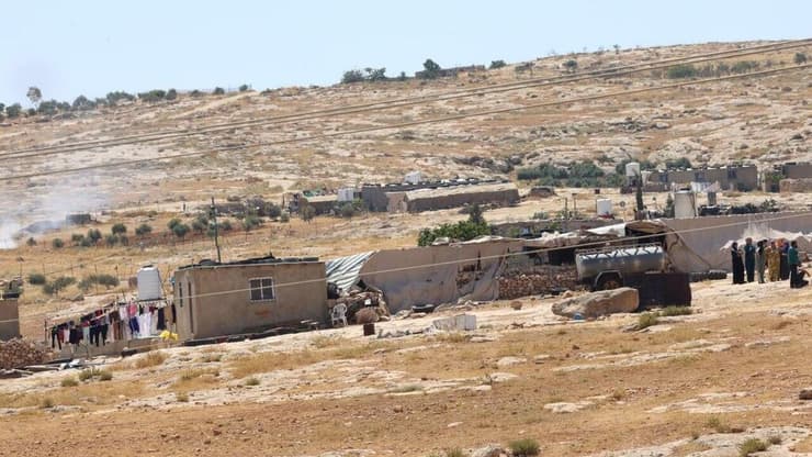 "אין מי שיגן עליהם". הבתים הארעיים של תושבי אום אל-ח'יר (צילום: שאול גולן) האוכלוסייה הפלסטינית במסאפר יטא