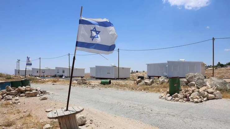 ההתנחלות כרמל בדרום הר חברון (צילום: שאול גולן) האוכלוסייה הפלסטינית במסאפר יטא