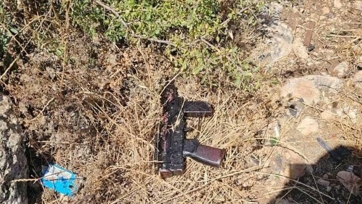 רובה הקרלו של המחבל (צילום: שימוש לפי סעיף 27א' בחוק זכויות יוצרים) מחבל שנוטרל