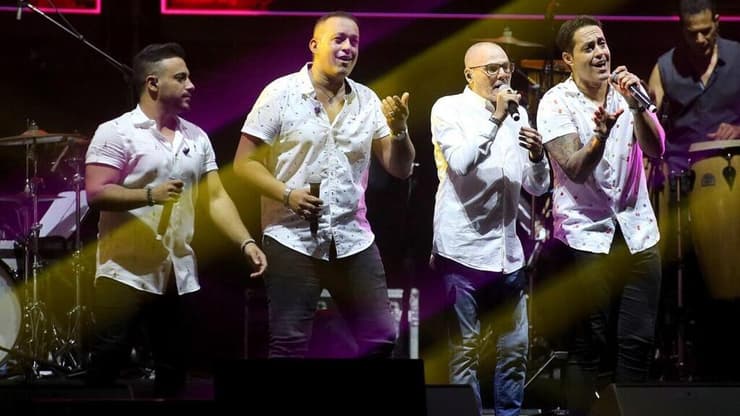 ישי לוי עם הפרויקט של רביבו (צילום: קוקו) ישי לוי עם הפרויקט של רביבו