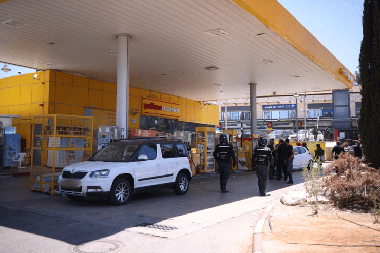 הזירה בתחנת דלק בכוכב יאיר