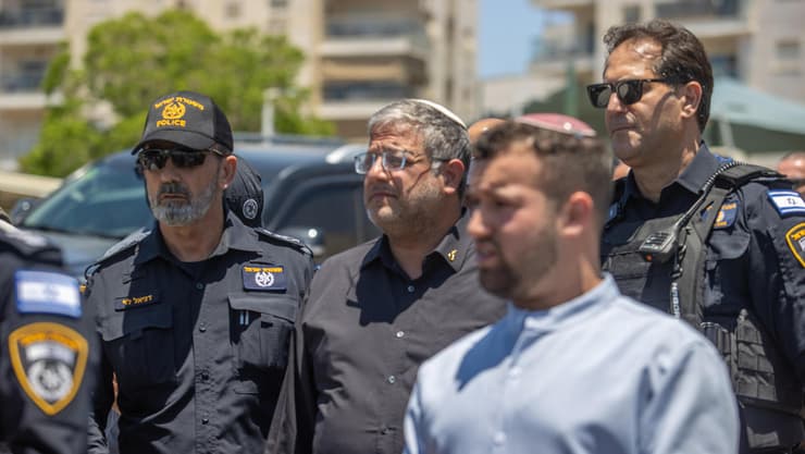 בן גביר בזירה (צילום: עידו ארז) בן גביר בזירה