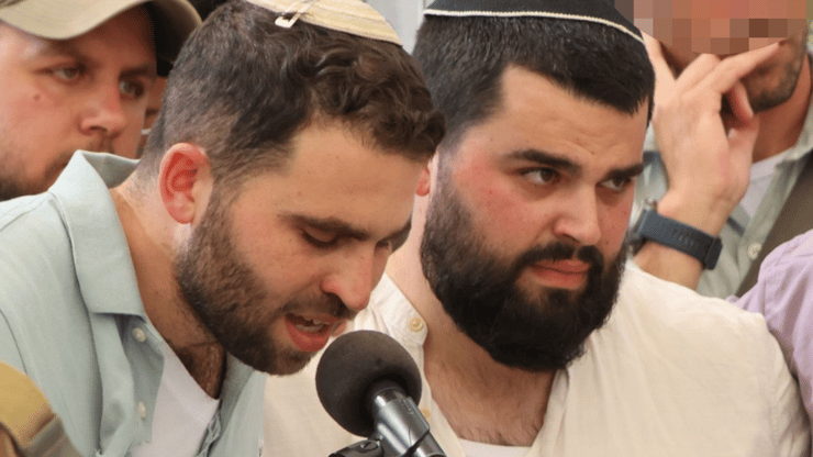 צילום: מוטי קמחי הלוויתו של אהד יערי בבית העלמין ברחובות