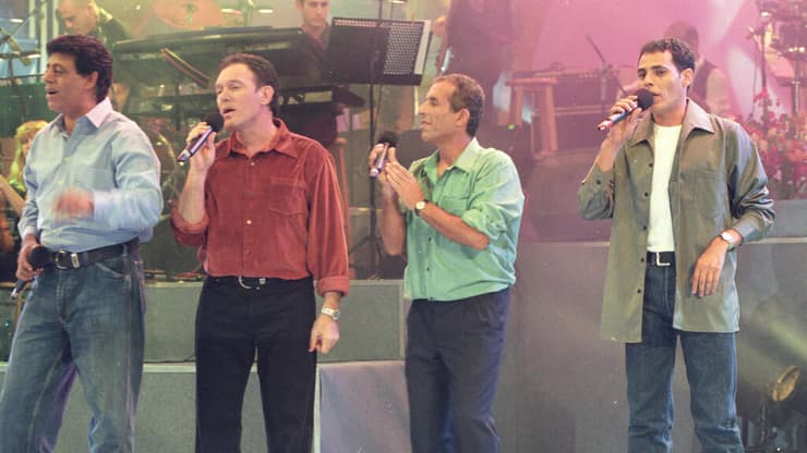 ישי לוי (מימין) עם אביהו מדינה, שלומי שבת ושימי תבורי (צילום: אורן אגמון) ישי לוי (מימין) עם אביהו מדינה, שלומי שבת ושימי תבורי